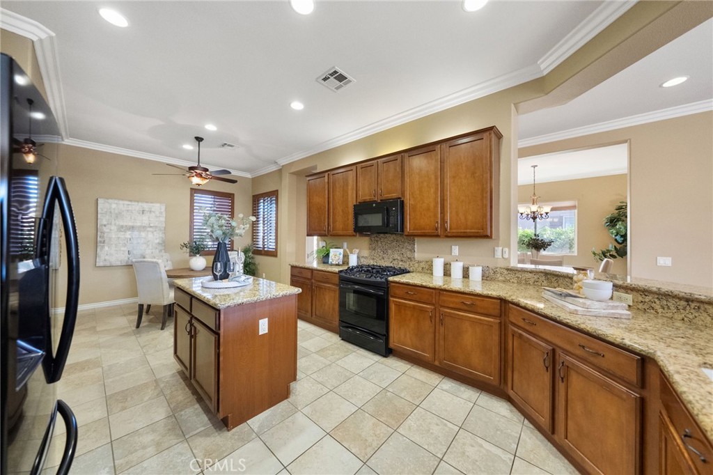 1669 Via Simpatico Hemet, CA 92545 - Photo 13 of 58