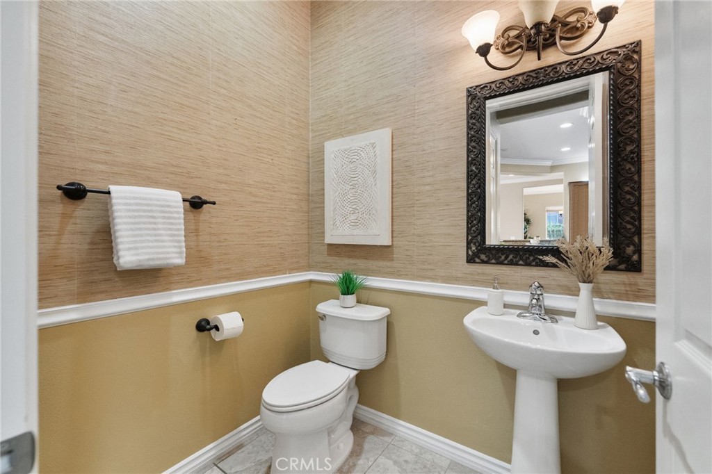 1669 Via Simpatico Hemet, CA 92545 - Photo 22 of 58 Bathroom #1- powder room