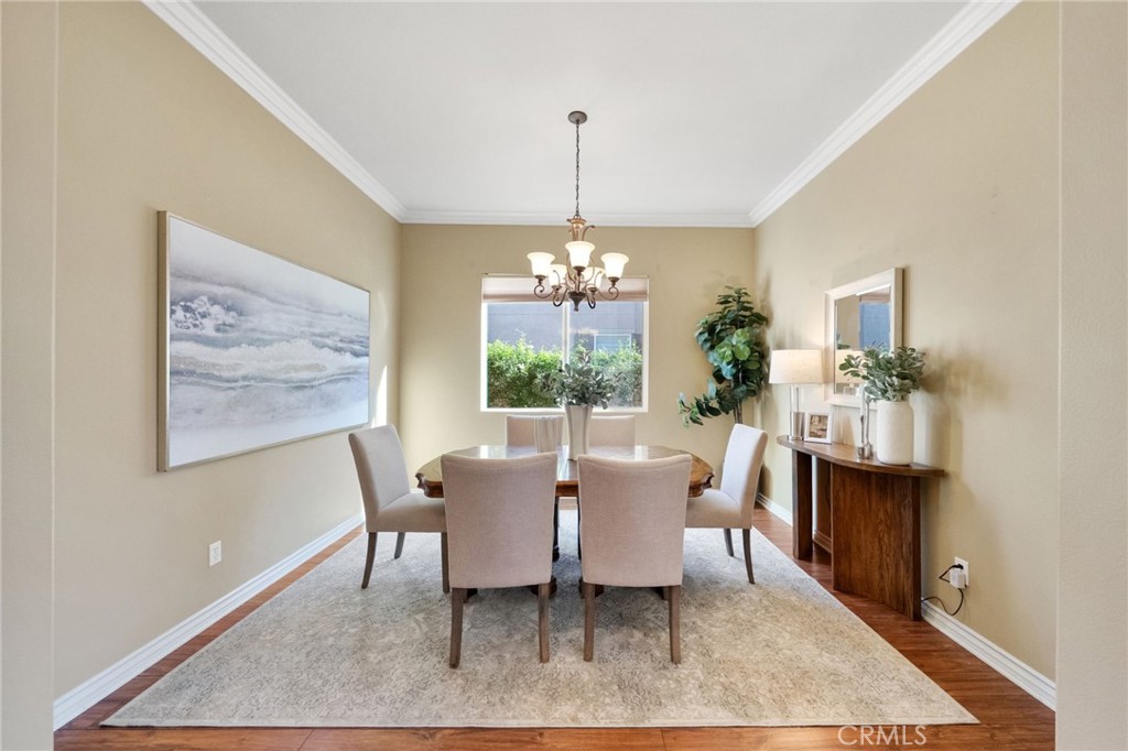 1669 Via Simpatico Hemet, CA 92545 - Photo 8 of 58 Dining room with crown molding