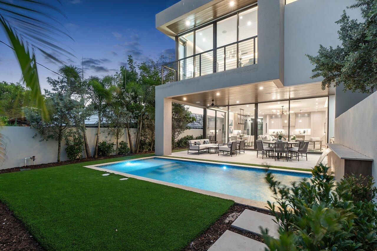 140 Northeast Wavecrest Way Boca Raton, FL 33432 - Photo 7 of 19 Twilight