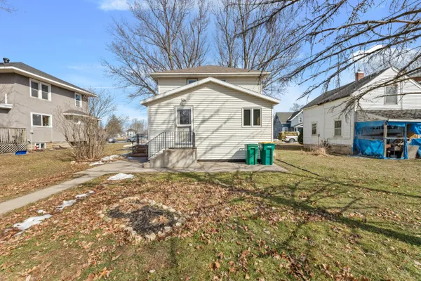 $185,000 | 413 South Sherman Street, Houston, MN 55943