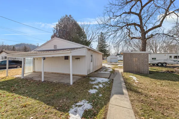 $185,000 | 413 South Sherman Street, Houston, MN 55943