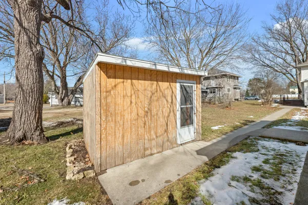 $185,000 | 413 South Sherman Street, Houston, MN 55943
