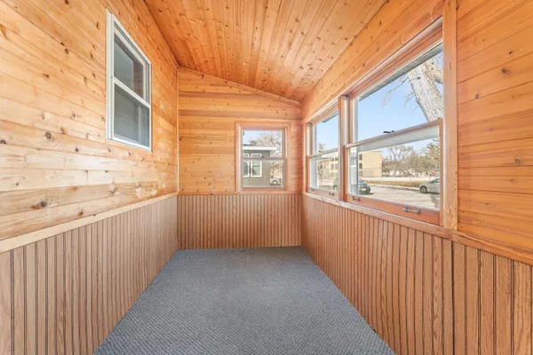 $185,000 | 413 South Sherman Street, Houston, MN 55943