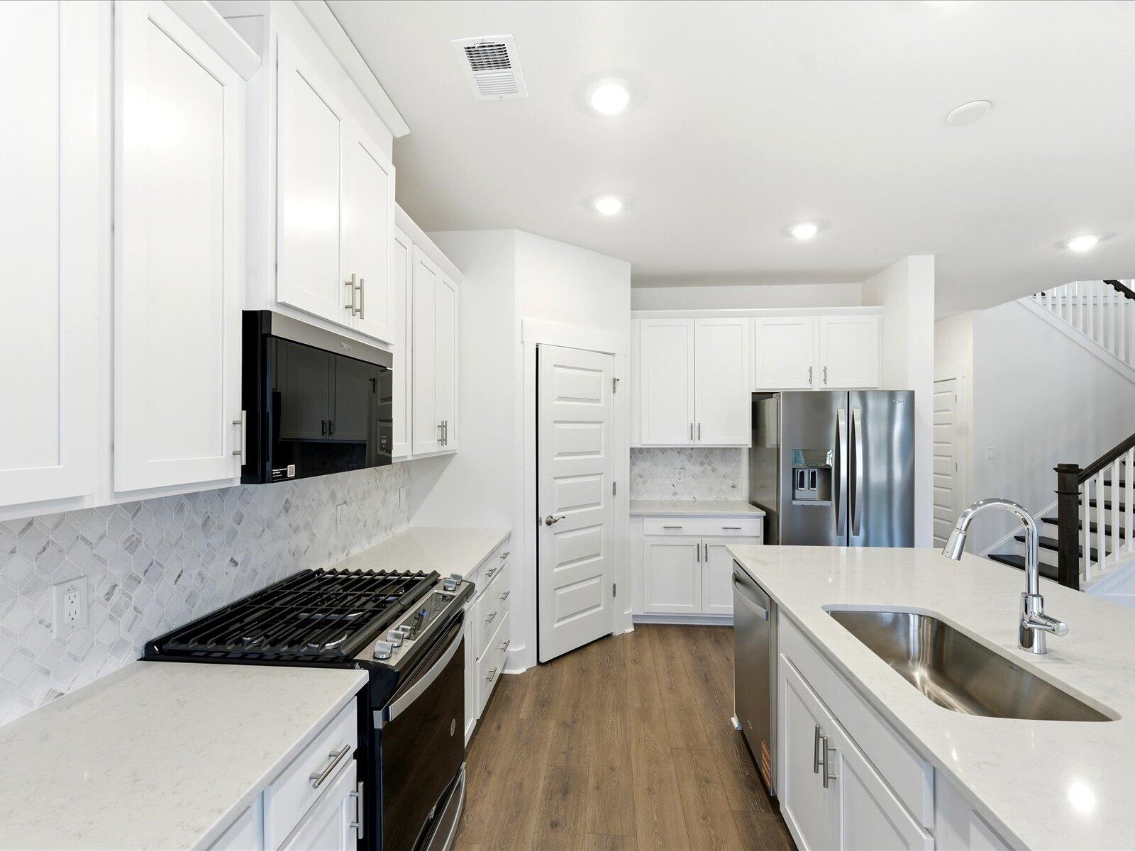 412 Radiant Blue Way Summerville, SC 29486 - Photo 4 of 52 19-18