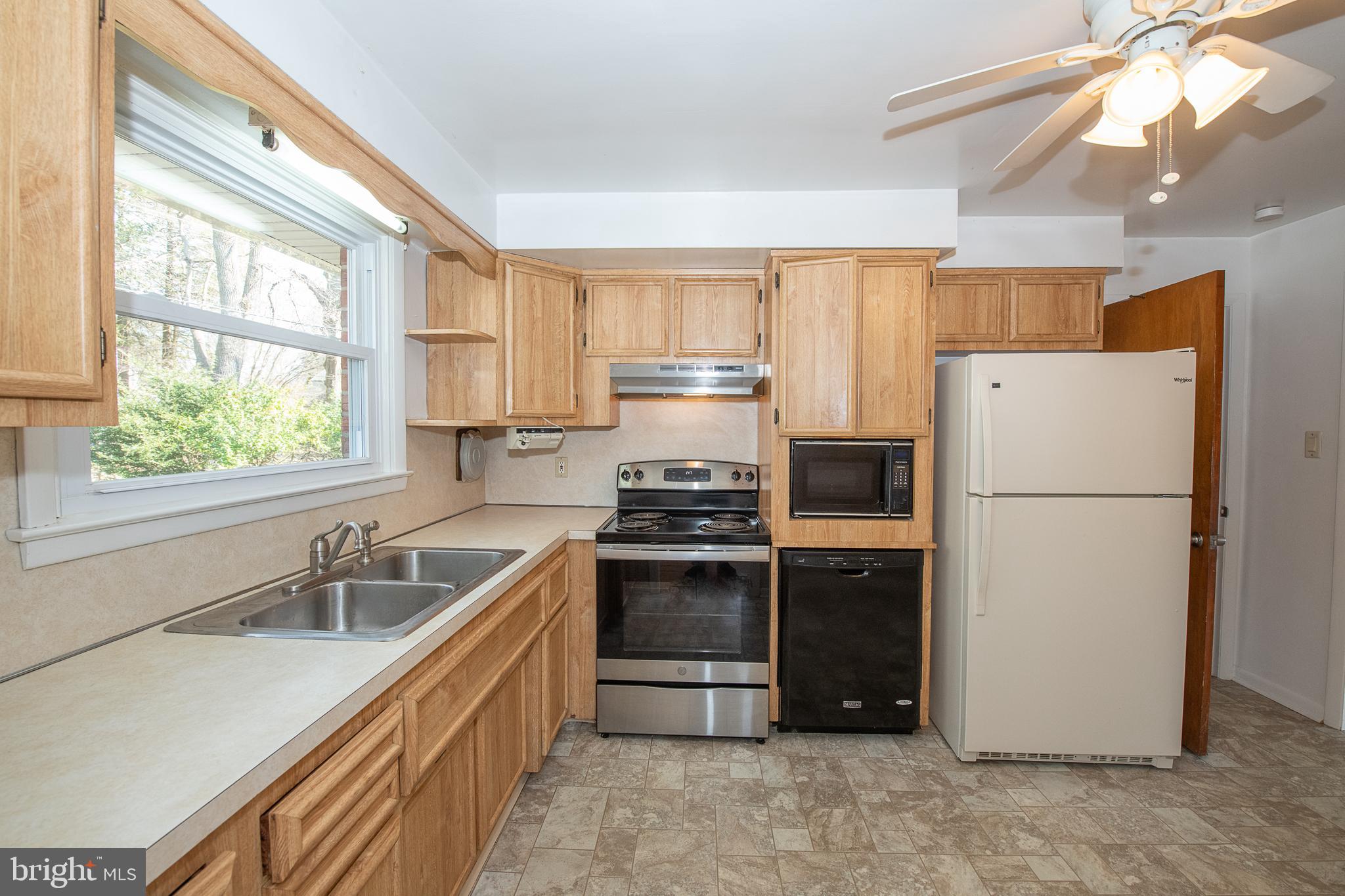 644 Evans Road Springfield, PA 19064 - Photo 16 of 50 Kitchen