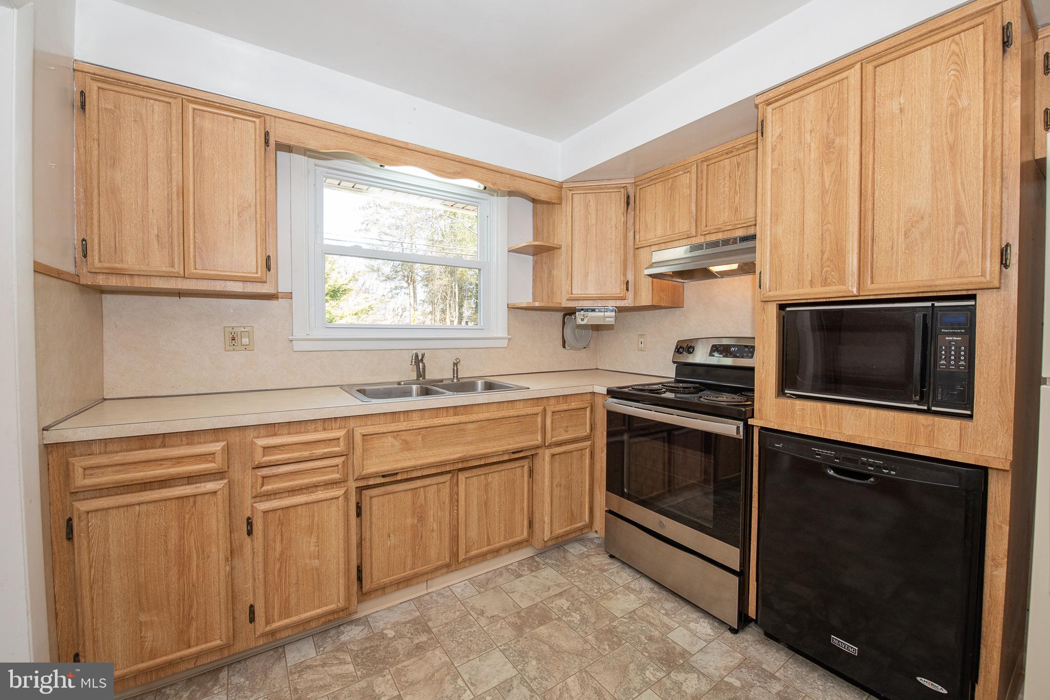 644 Evans Road Springfield, PA 19064 - Photo 18 of 50 Kitchen