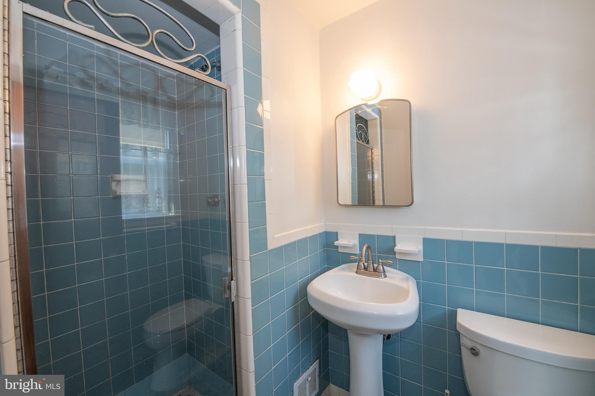 644 Evans Road Springfield, PA 19064 - Photo 22 of 50 Primary Bath