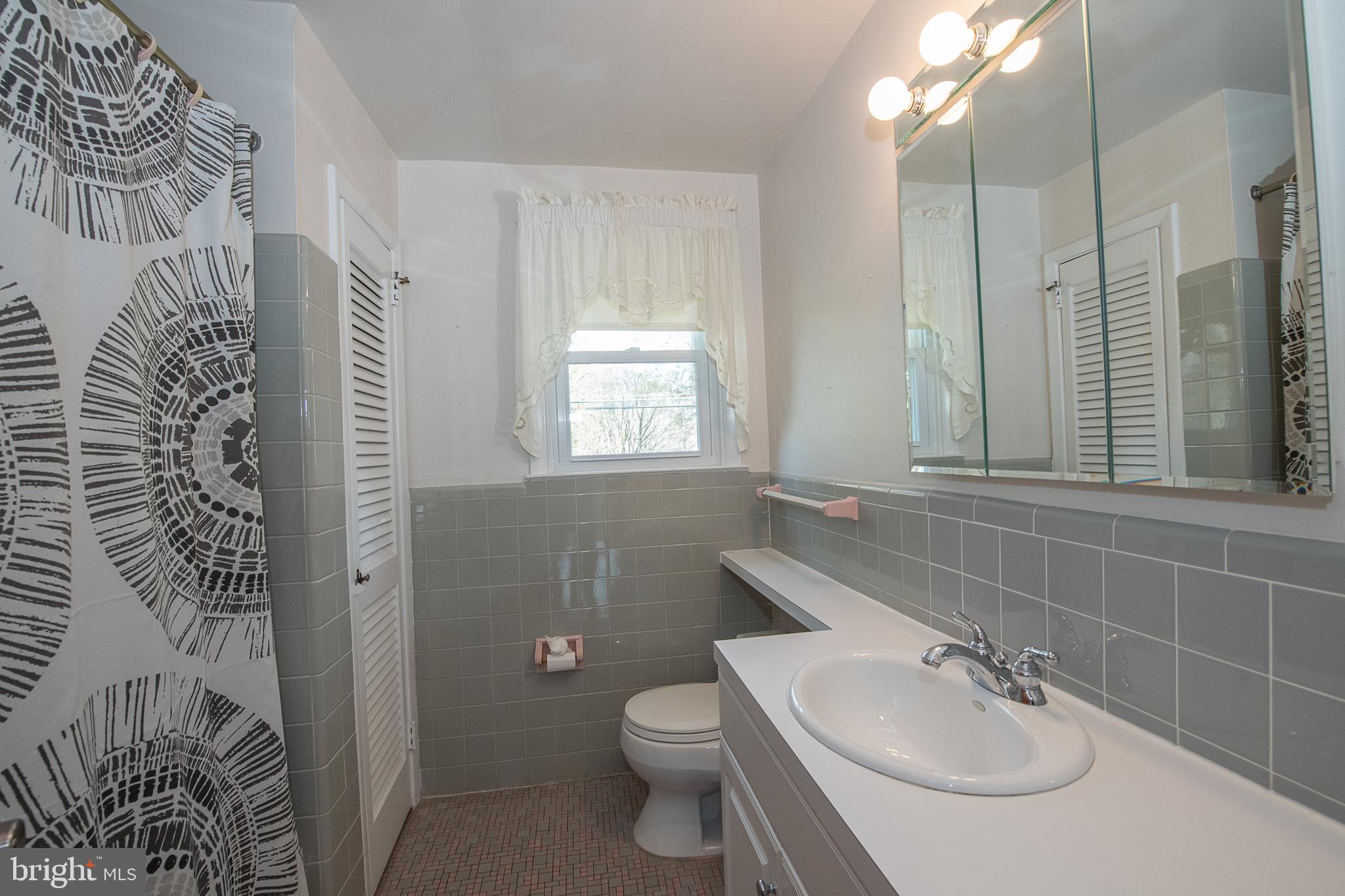 644 Evans Road Springfield, PA 19064 - Photo 29 of 50 Hall Bath
