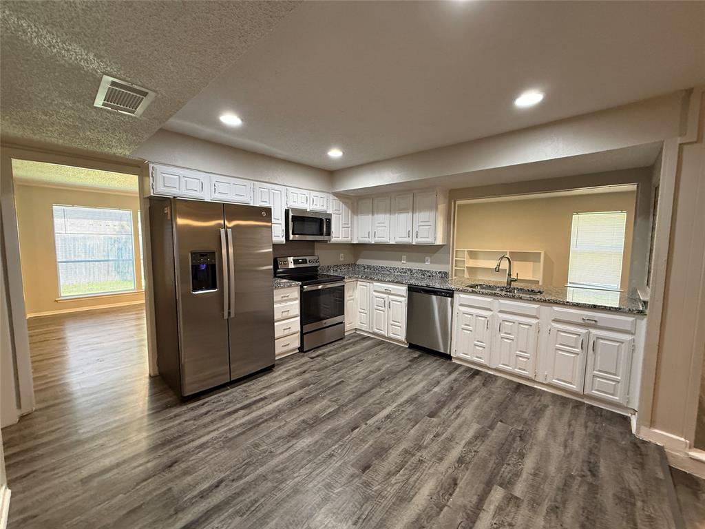 1121 Via Del Rey Mesquite, TX 75150 - Photo 14 of 38