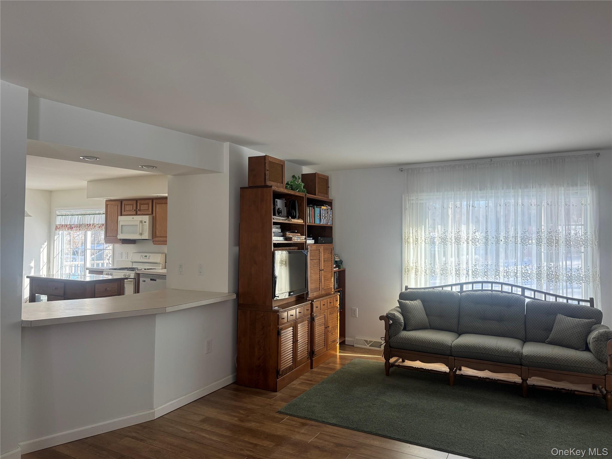 1407 Middle Road, Unit 275 Calverton, NY 11933 - Photo 4 of 24