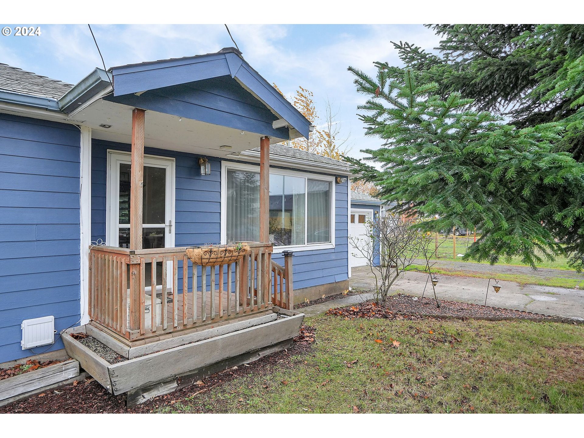 4837 Auburn Road Northeast Salem, OR 97301 - Photo 3 of 33 Gallery Image 3