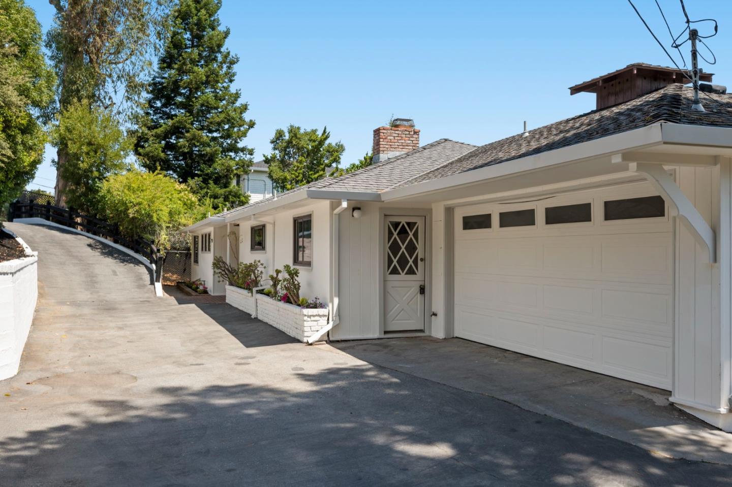 1407 Carlton Road Hillsborough, CA 94010 - Photo 16 of 113