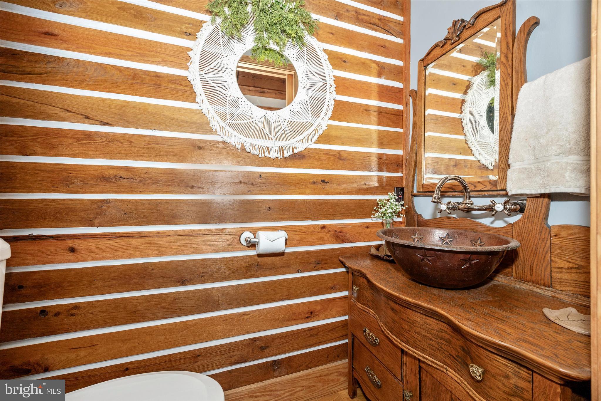 7307 Black Road Thurmont, MD 21788 - Photo 10 of 54 Powder room