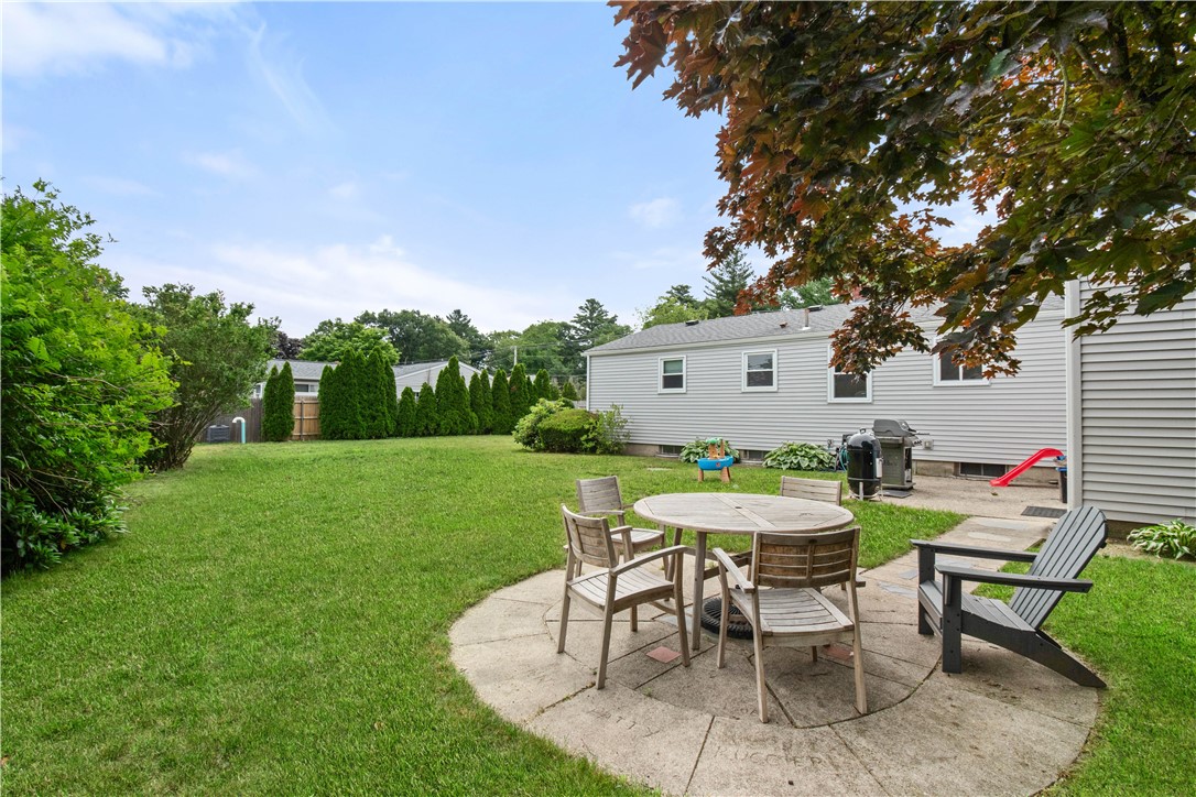 114 Johnson Boulevard Coventry, RI 02816 - Photo 23 of 27