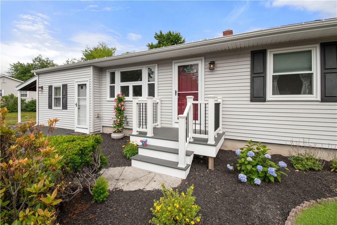 114 Johnson Boulevard Coventry, RI 02816 - Photo 3 of 27