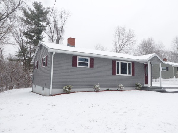 31 Plumtree Circle Springfield, MA 01118 - Photo 3 of 11