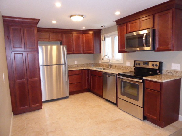 31 Plumtree Circle Springfield, MA 01118 - Photo 4 of 11