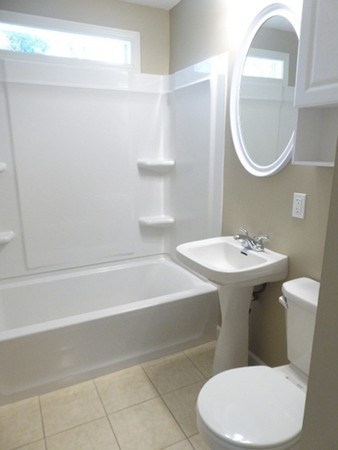 31 Plumtree Circle Springfield, MA 01118 - Photo 8 of 11