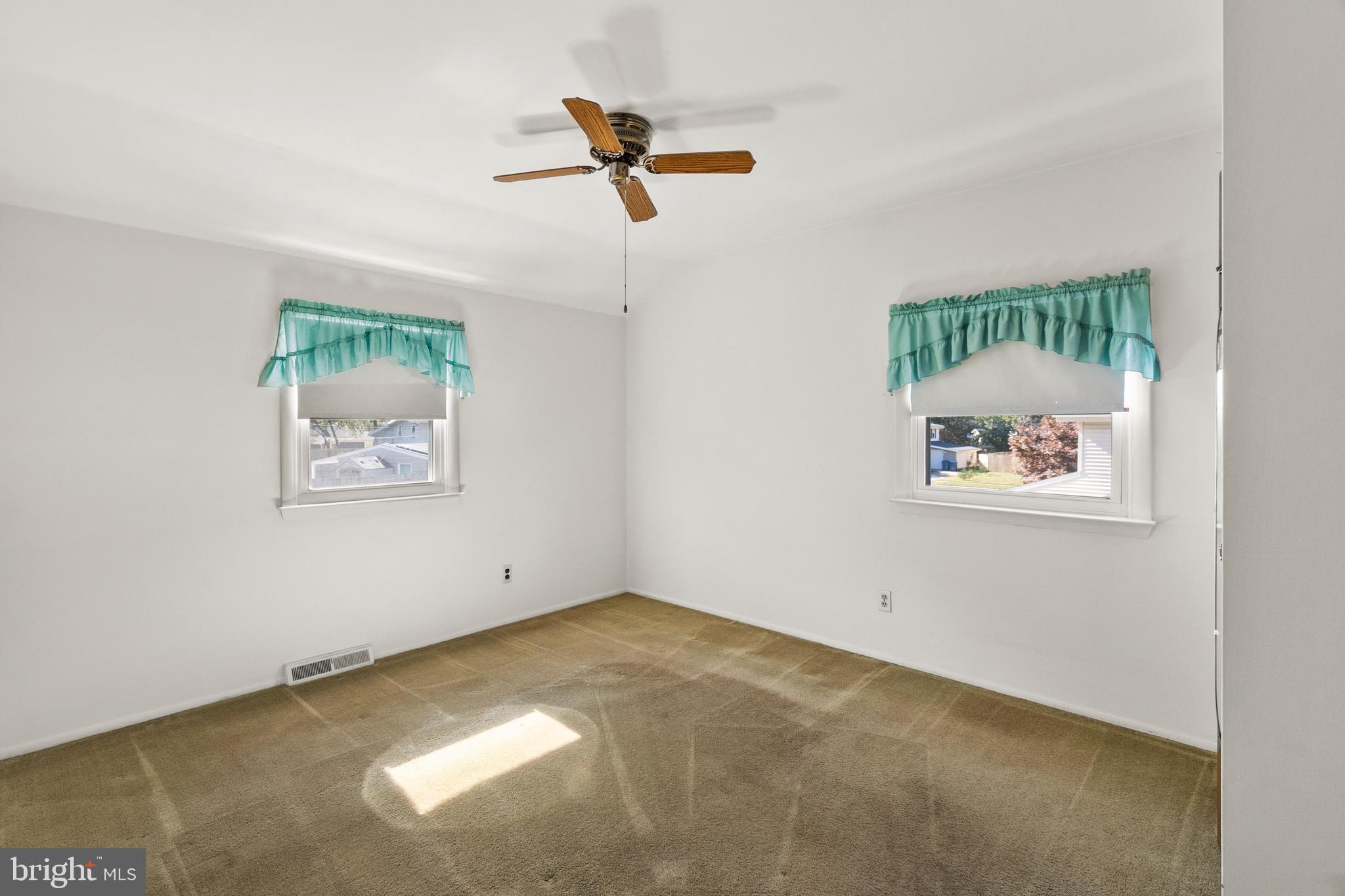 402 Blackstone Road Newark, DE 19713 - Photo 14 of 29 a view of room with a ceiling fan