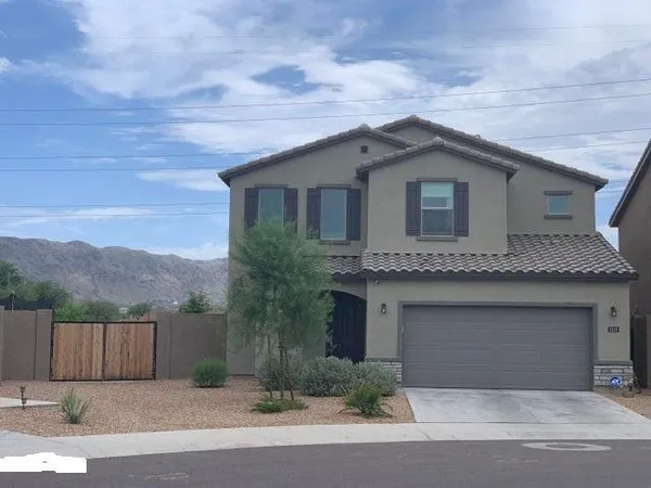 $2,975 | 3213 West Donner Drive, Phoenix, AZ 85041