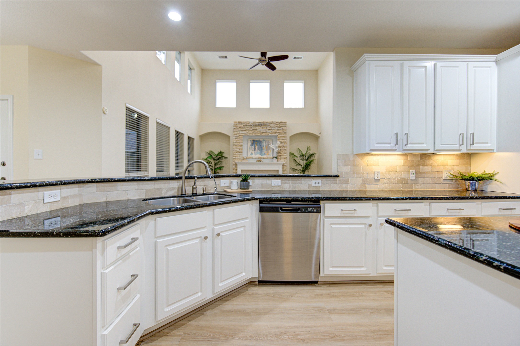 2327 Centerbrook Lane Katy, TX 77450 - Photo 13 of 47