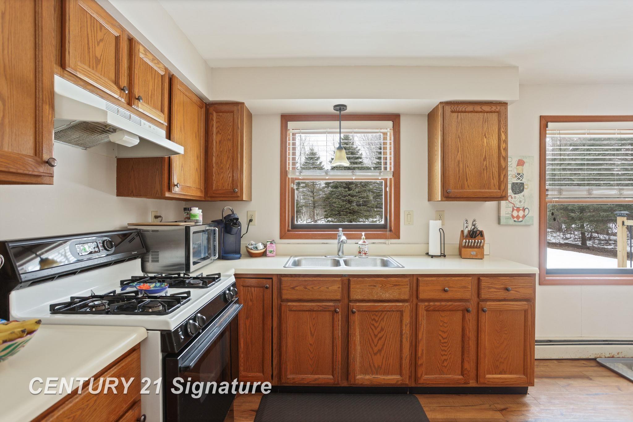 7262 Kochville Road Freeland, MI 48623 - Photo 15 of 34 50167453-260c3c95-cbf1-4417-b1ed-5dbaad6b3d8a.JPG