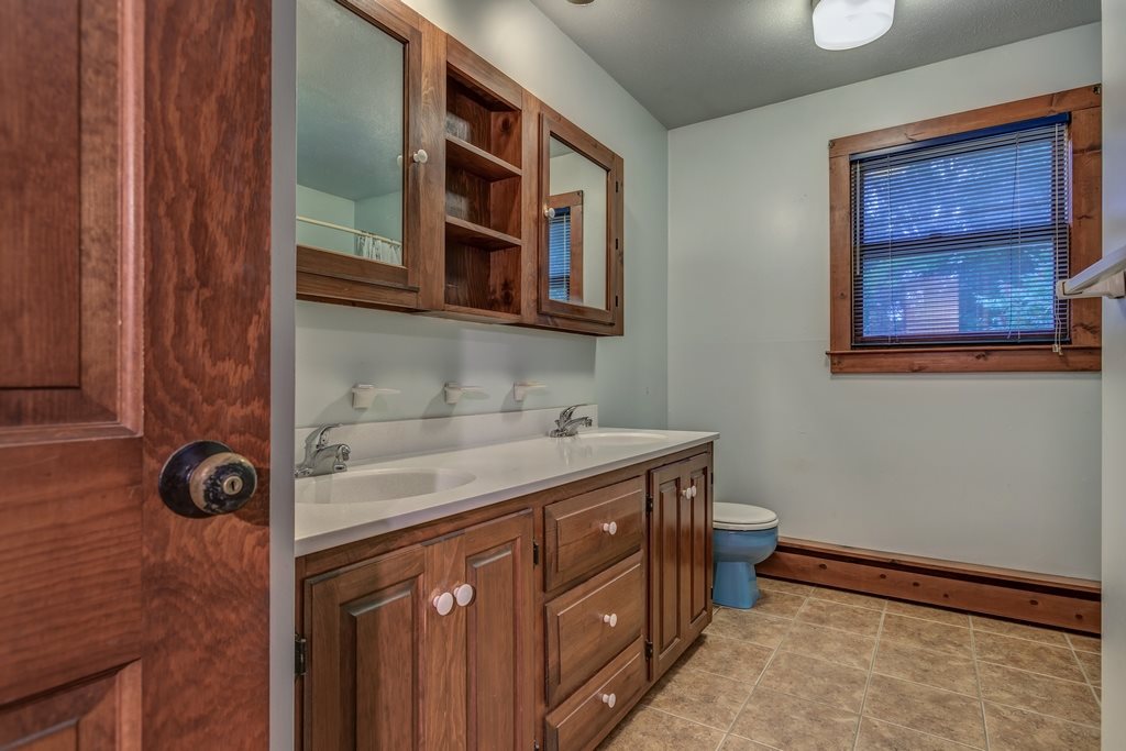 133 Federal Hill Road Milford, NH 03055 - Photo 15 of 40