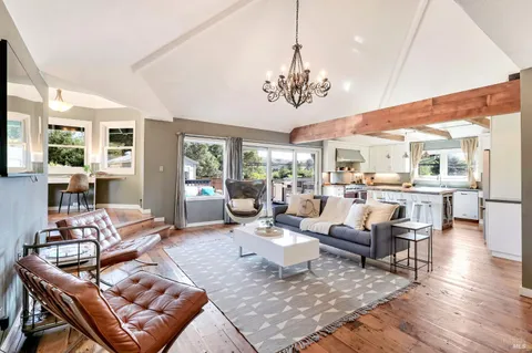 $1,395,000 | 1000 East Sunnyslope Road, Petaluma, CA 94952
