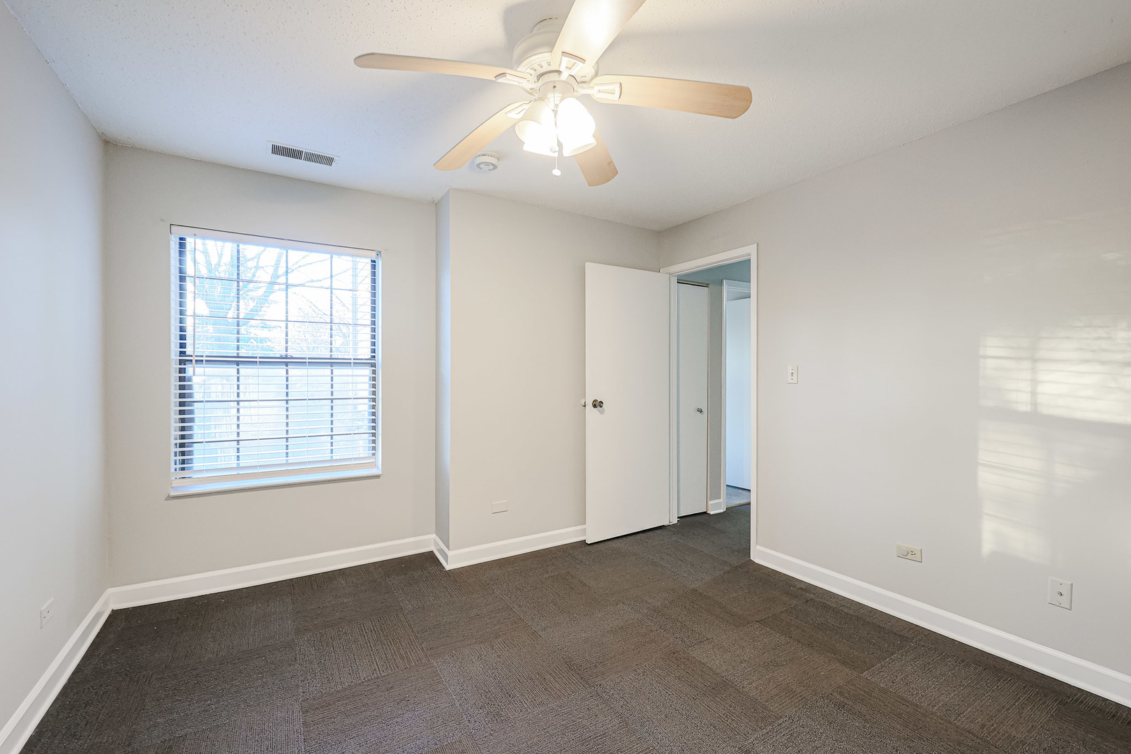 1961 North Hicks Road, Unit 111 Palatine, IL 60074 - Photo 33 of 42