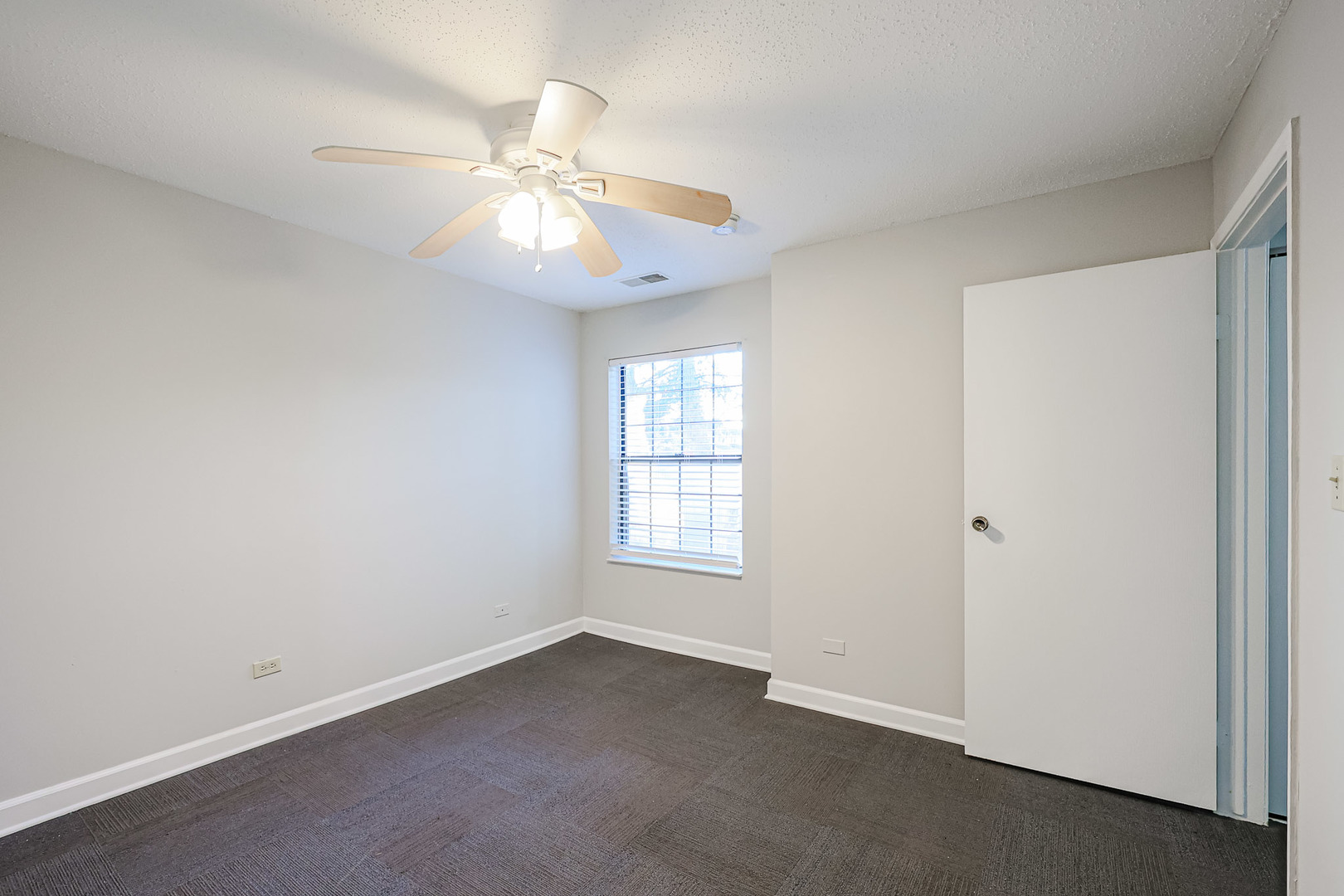 1961 North Hicks Road, Unit 111 Palatine, IL 60074 - Photo 34 of 42
