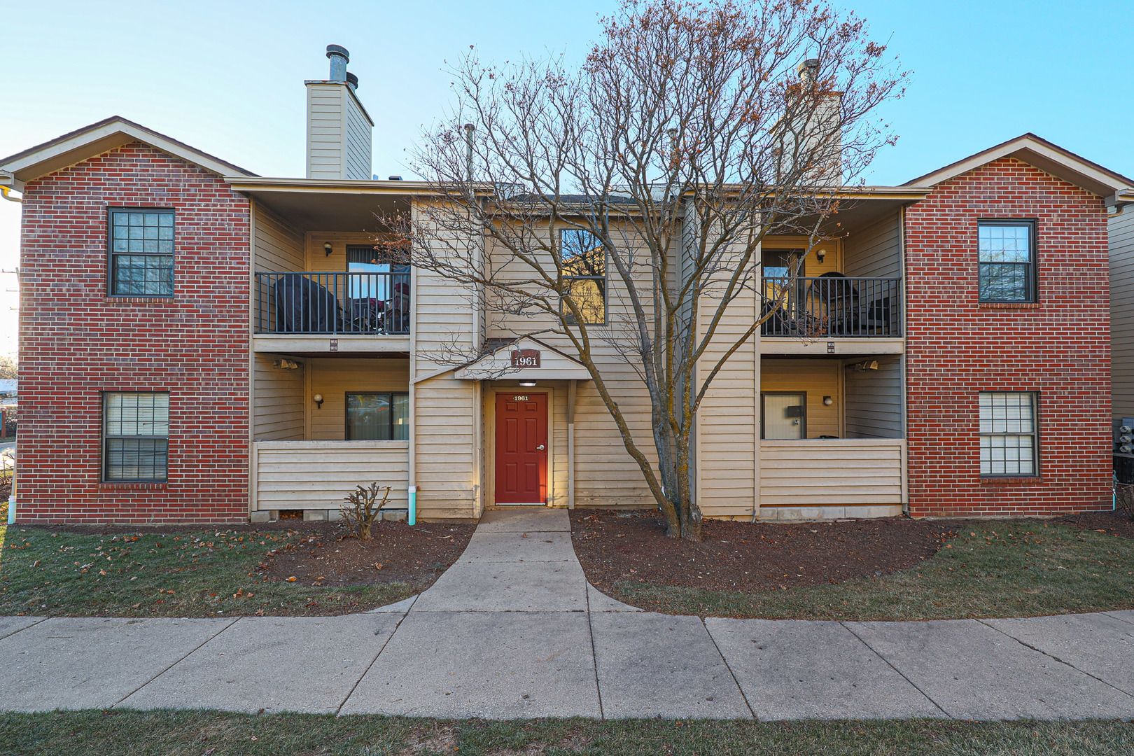 1961 North Hicks Road, Unit 111 Palatine, IL 60074 - Photo 7 of 42