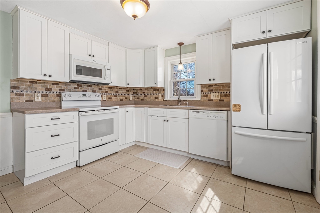 12 Roland Road Peabody, MA 01960 - Photo 16 of 38 Gallery Image 16