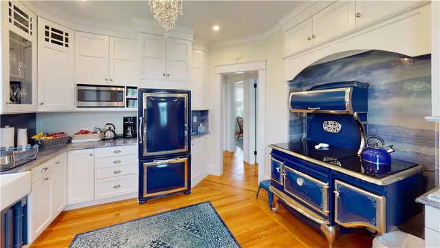 $4,000 | 28 West Narragansett Avenue, Newport, RI 02840