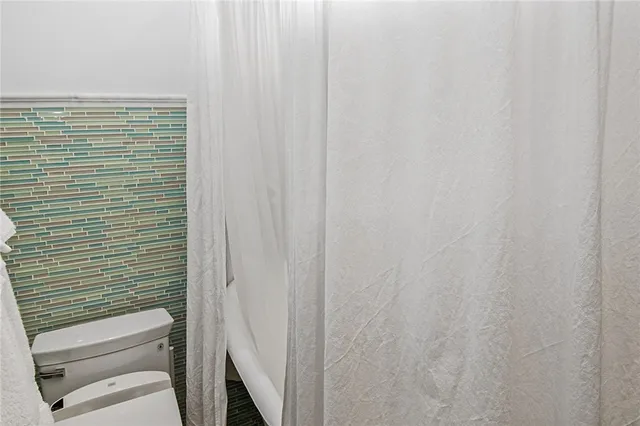 $4,000 | 28 West Narragansett Avenue, Newport, RI 02840