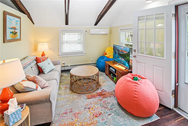 $4,000 | 28 West Narragansett Avenue, Newport, RI 02840