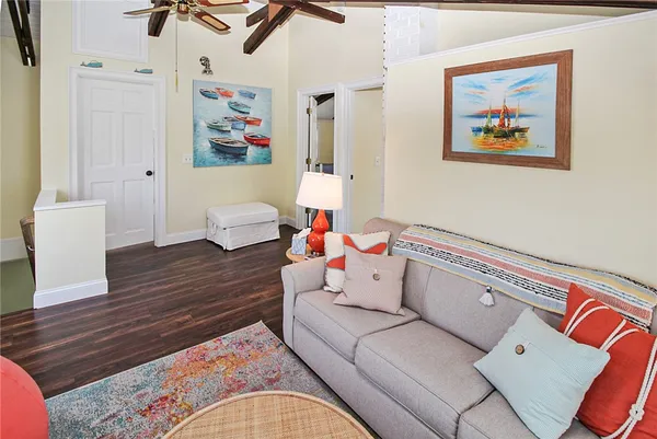 $4,000 | 28 West Narragansett Avenue, Newport, RI 02840