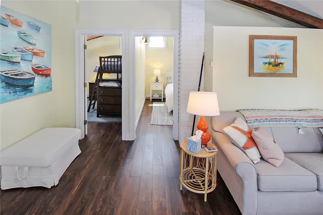 $4,000 | 28 West Narragansett Avenue, Newport, RI 02840