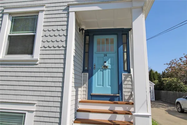 $4,000 | 28 West Narragansett Avenue, Newport, RI 02840