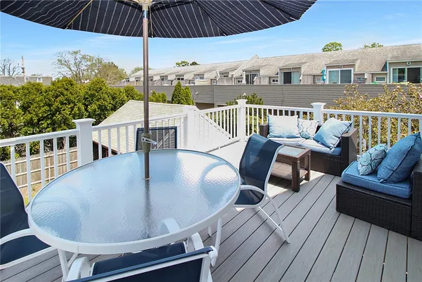 $4,000 | 28 West Narragansett Avenue, Newport, RI 02840