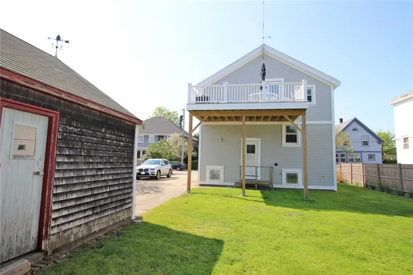 $4,000 | 28 West Narragansett Avenue, Newport, RI 02840