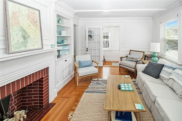 $4,000 | 28 West Narragansett Avenue, Newport, RI 02840