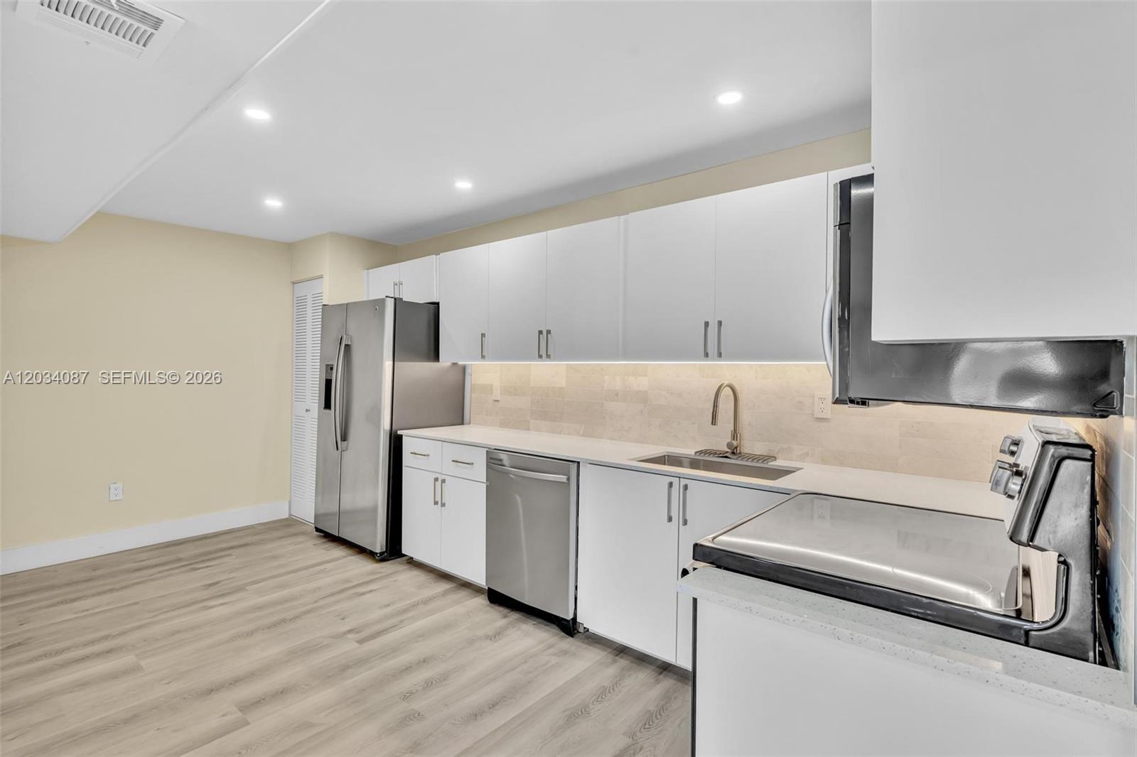 9124 Collins Avenue, Unit 304 Surfside, FL 33154 - Photo 6 of 32