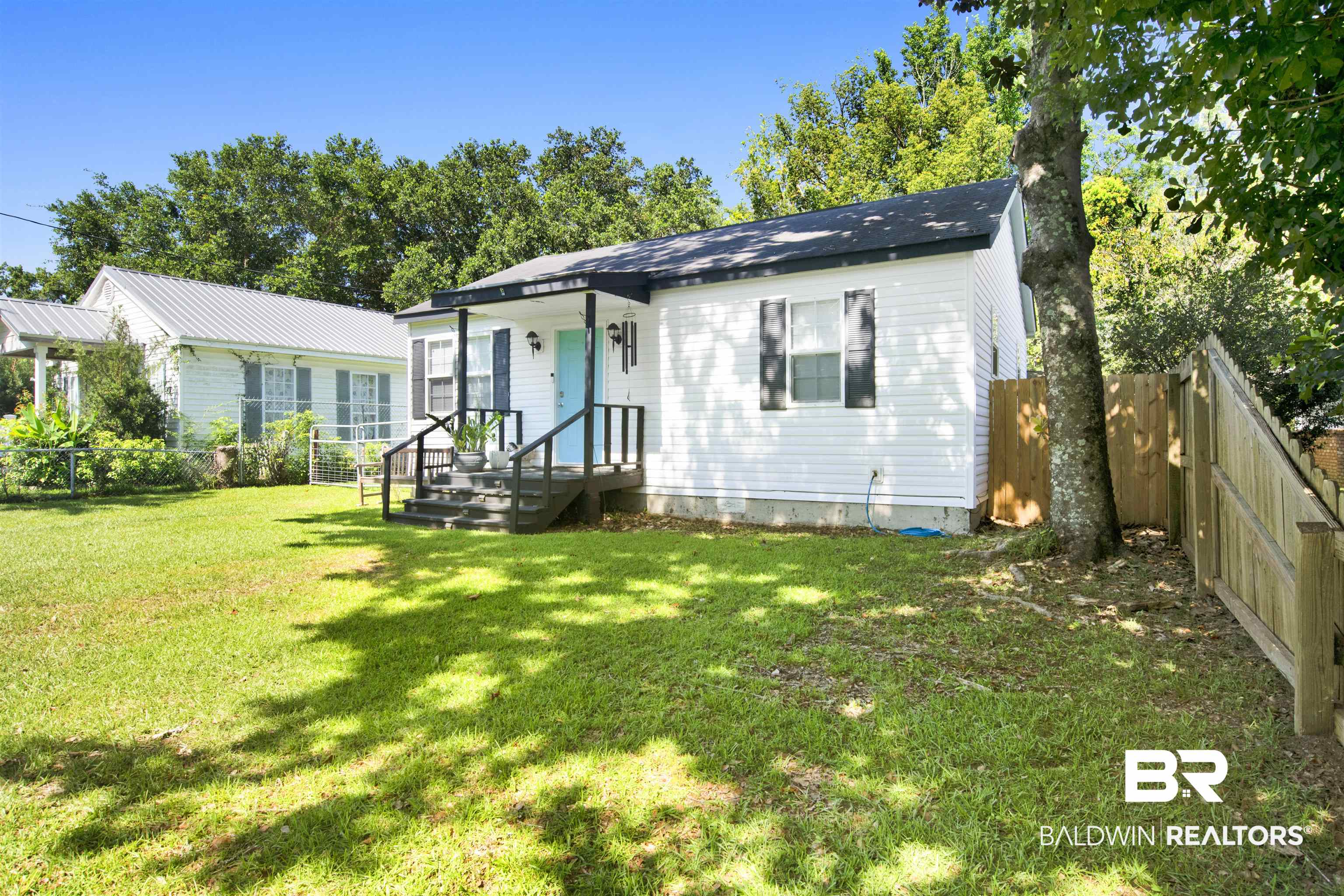 403 North Pine Street Foley, AL 36535 - Photo 3 of 26