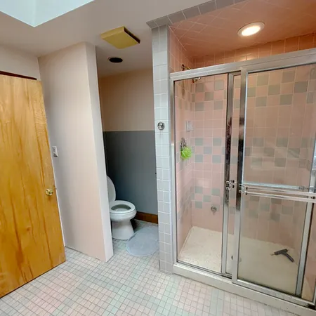 $3,500 | 2133 West Grace Street, Unit 2, Chicago, IL 60618