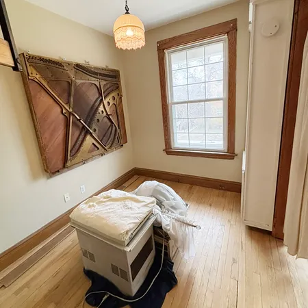 $3,500 | 2133 West Grace Street, Unit 2, Chicago, IL 60618