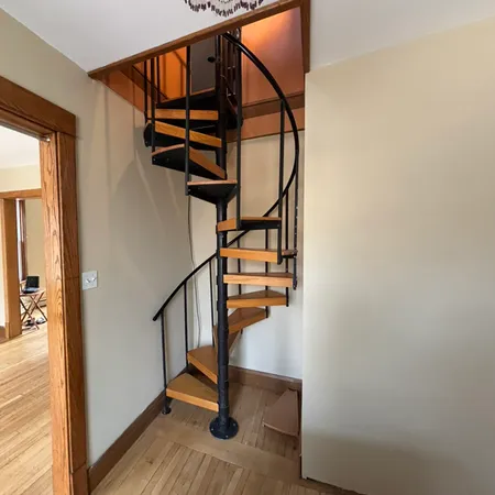 $3,500 | 2133 West Grace Street, Unit 2, Chicago, IL 60618