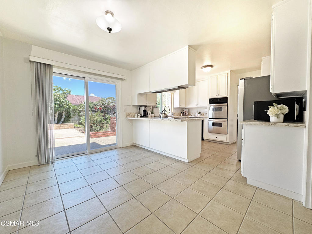2401 El Portal Way Oxnard, CA 93035 - Photo 6 of 41
