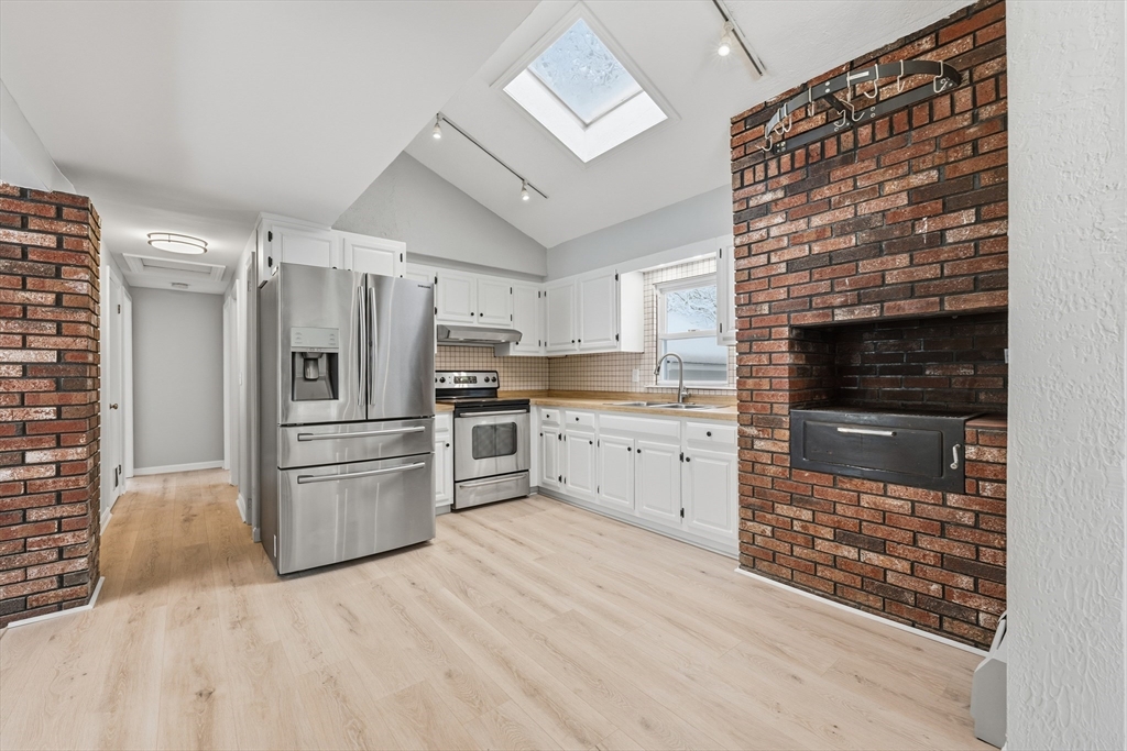 50 Cheever Avenue Dracut, MA 01826 - Photo 15 of 41