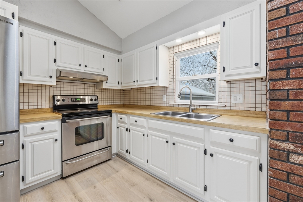 50 Cheever Avenue Dracut, MA 01826 - Photo 16 of 41